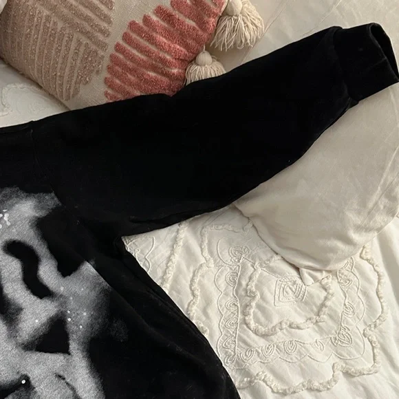 Aelfric Eden Black Sweater with White Graffiti - Picture 4 of 8